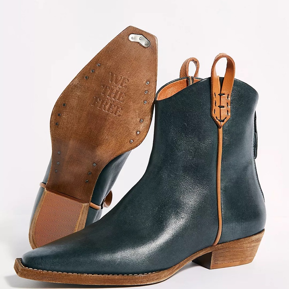 Free People - Wesley ankle boot in washed black. W 9 - Picture 3 of 8